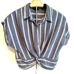 E&M Womens Large Capped Sleeve Gray and Blue Pinstriped Crop Top